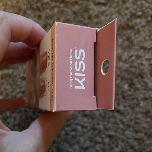 π3/$12π Kiss Impress press on Nails - Picture 6 of 6